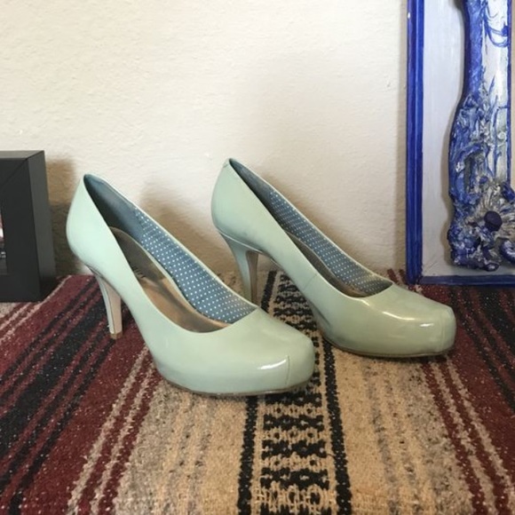 Comfiest heels ever! - Picture 2 of 5